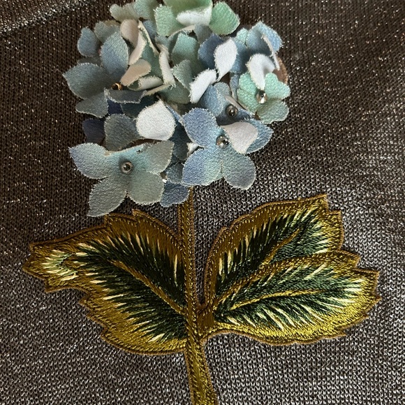 Dolce & Gabbana Gray and Blue Crew Neck Sweater with Floral Accents
Size 44 - Picture 4 of 9